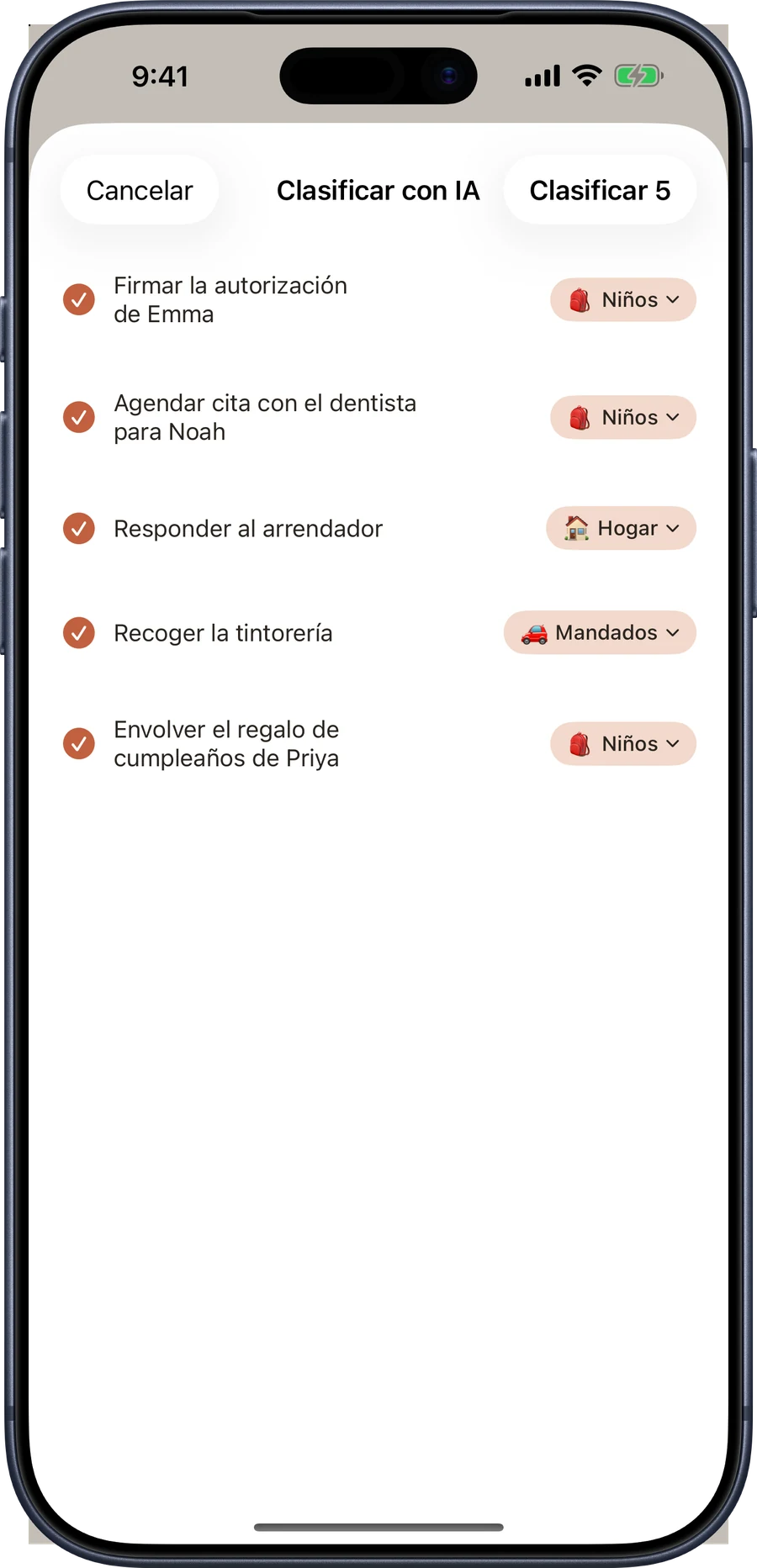La clasificación en un toque en iPhone: diez tareas sin clasificar, cada una con la categoría que propone la app, y un botón Clasificar 10.