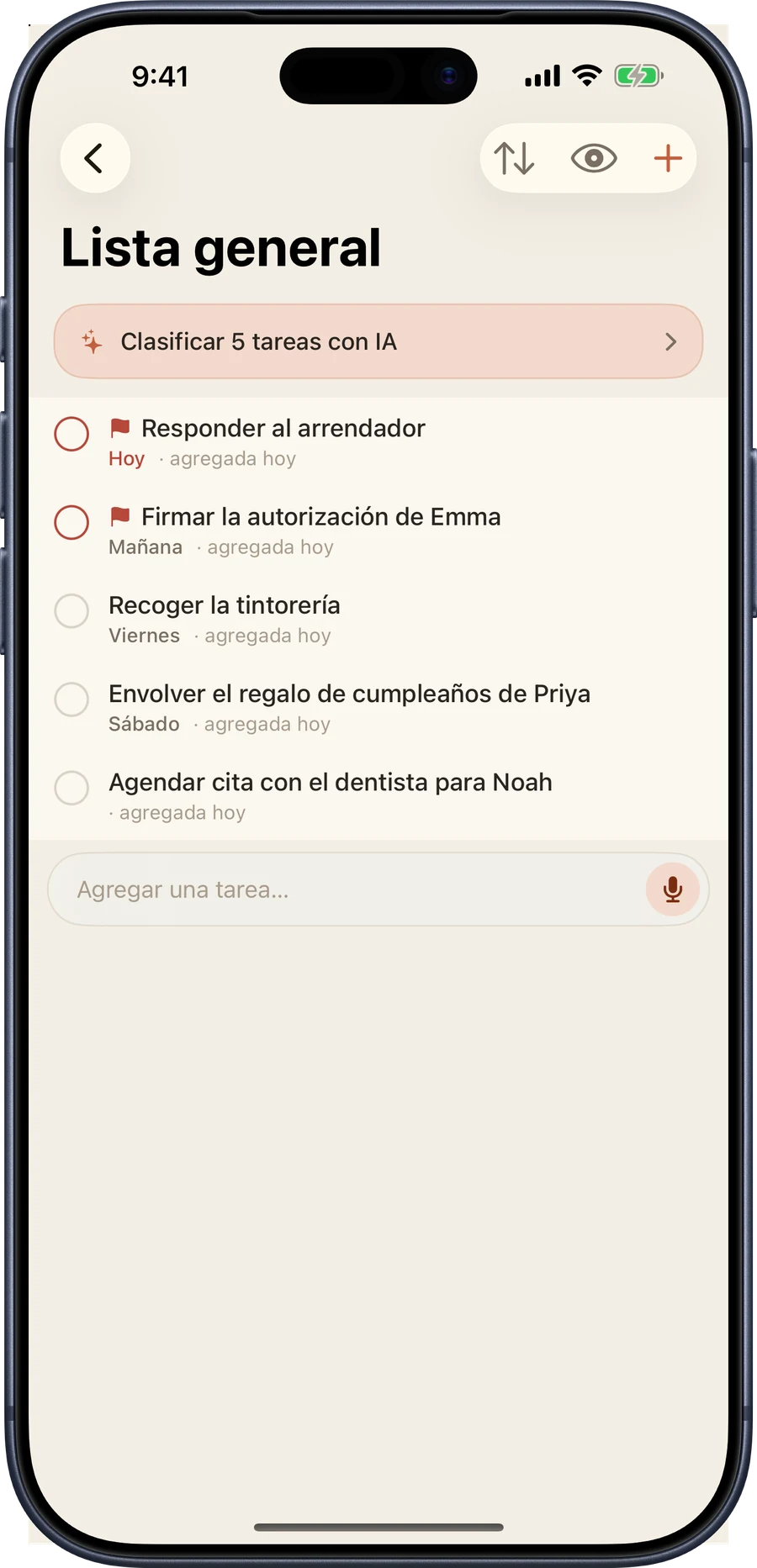 La Lista general en iPhone: cinco tareas sin clasificar con prioridades y fechas, y una barra de agregar abajo.