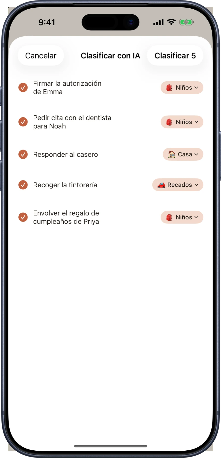 La clasificación en un toque en iPhone: diez tareas sin clasificar, cada una con la categoría que propone la app, y un botón Clasificar 10.