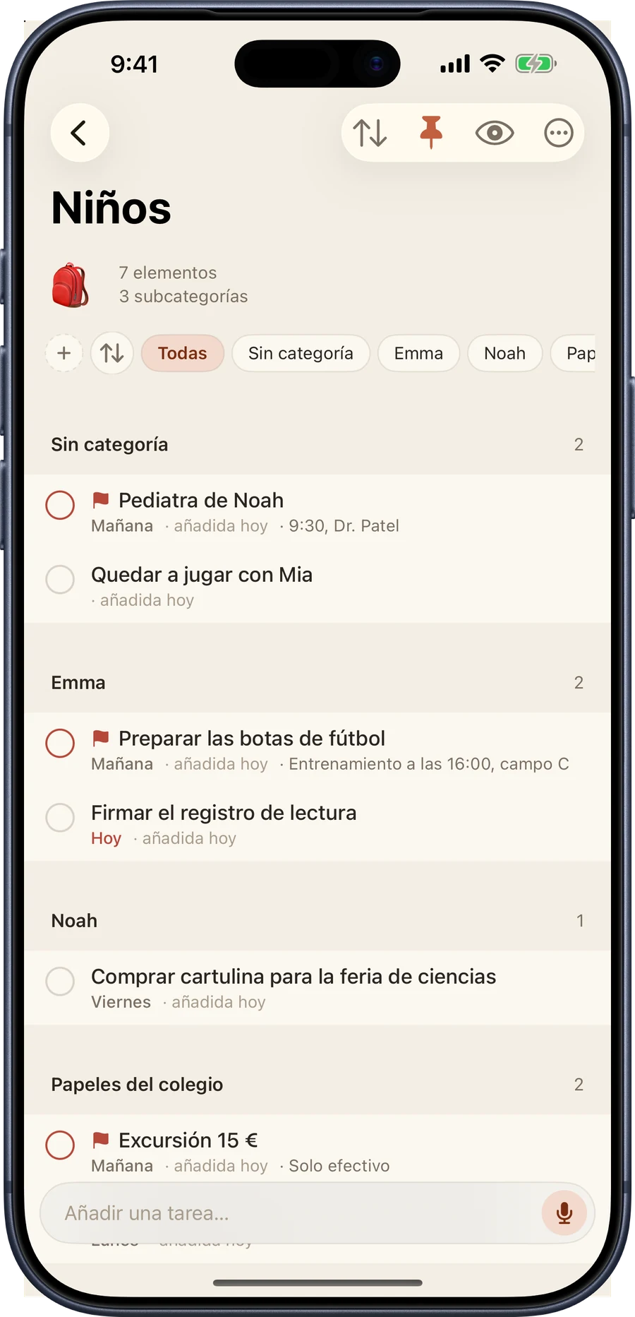 La categoría Niños en iPhone, dividida en las subcategorías Emma, Noah y Papeles del colegio.