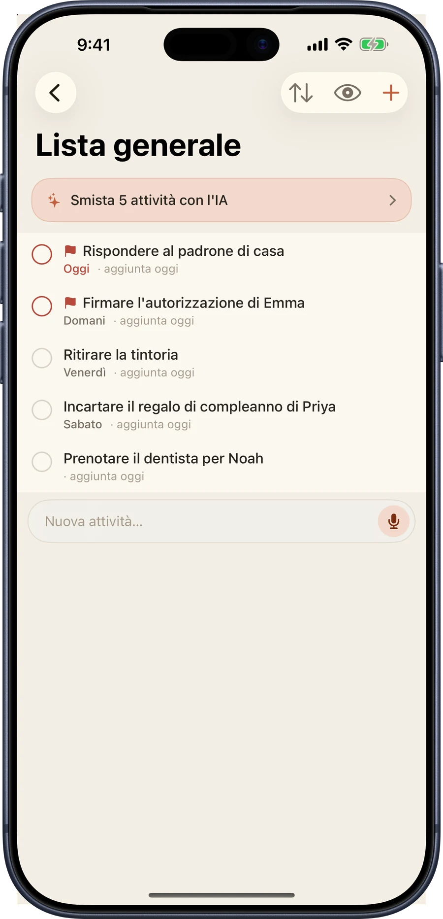 La Lista generale su iPhone: cinque attività da smistare con segnalazioni e scadenze, e una barra di aggiunta in basso.
