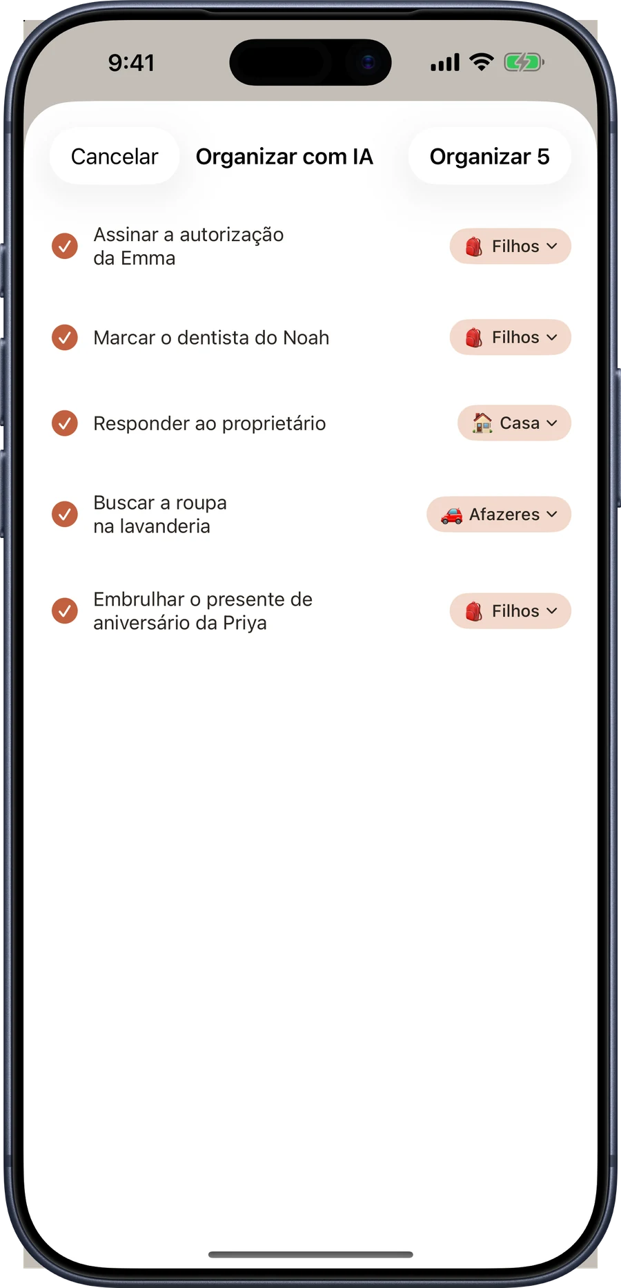 Organizar com um toque no iPhone: dez tarefas sem categoria, cada uma com a categoria que o app propôs, e um botão Organizar 10.